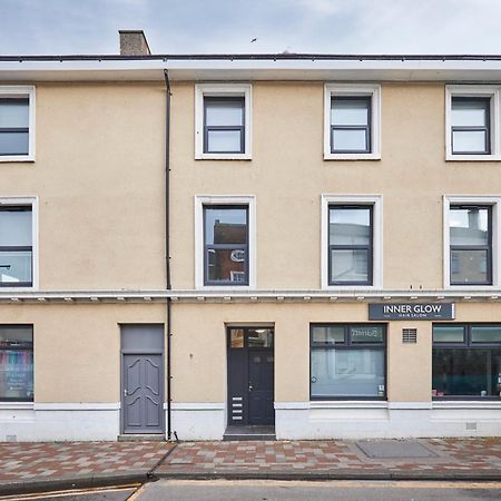 Host & Stay - Clarendon Apartments Редкар Екстериор снимка