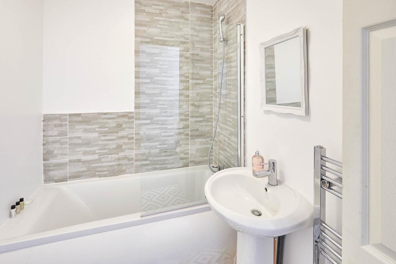 Host & Stay - Clarendon Apartments Редкар Екстериор снимка