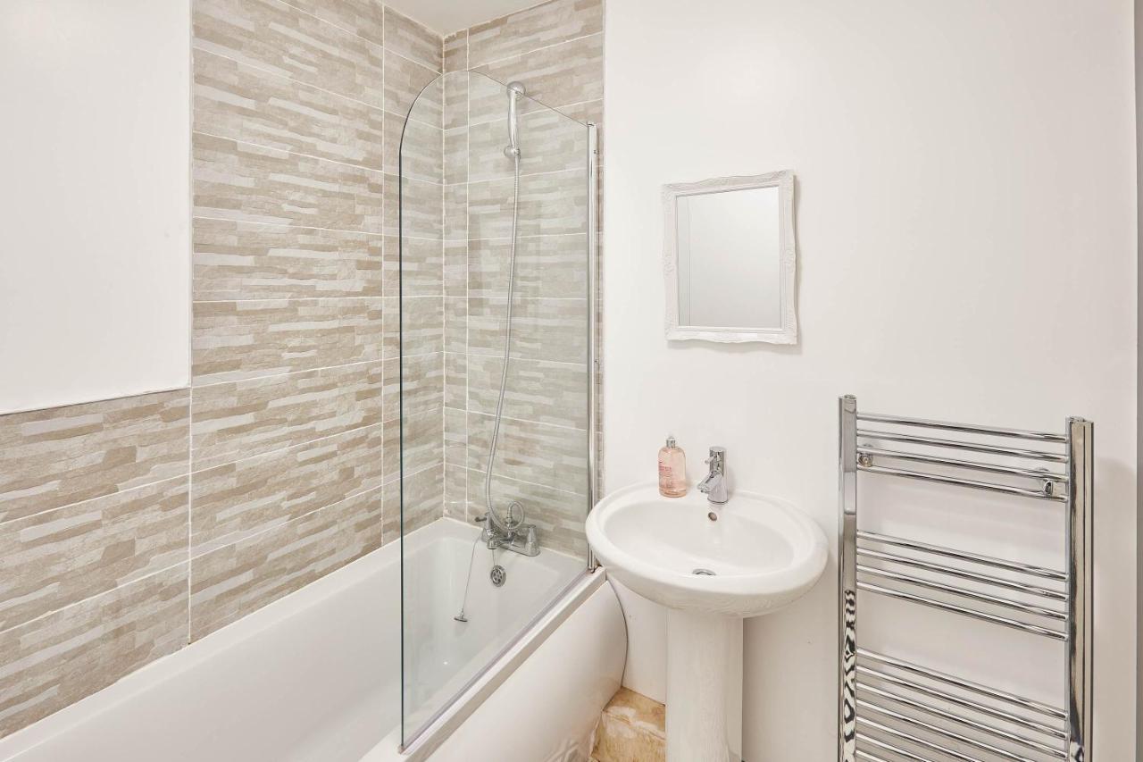 Host & Stay - Clarendon Apartments Редкар Екстериор снимка