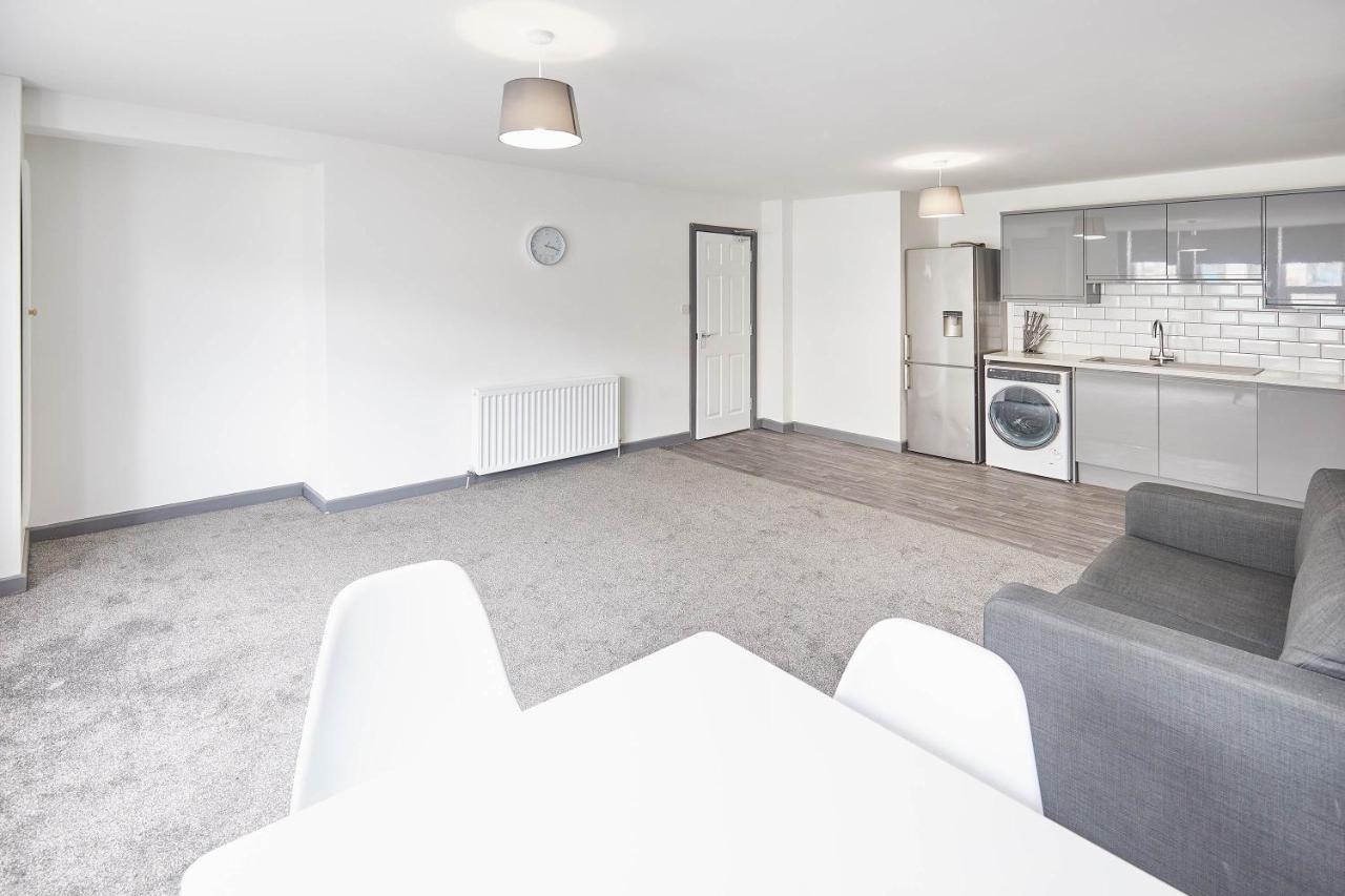 Host & Stay - Clarendon Apartments Редкар Екстериор снимка