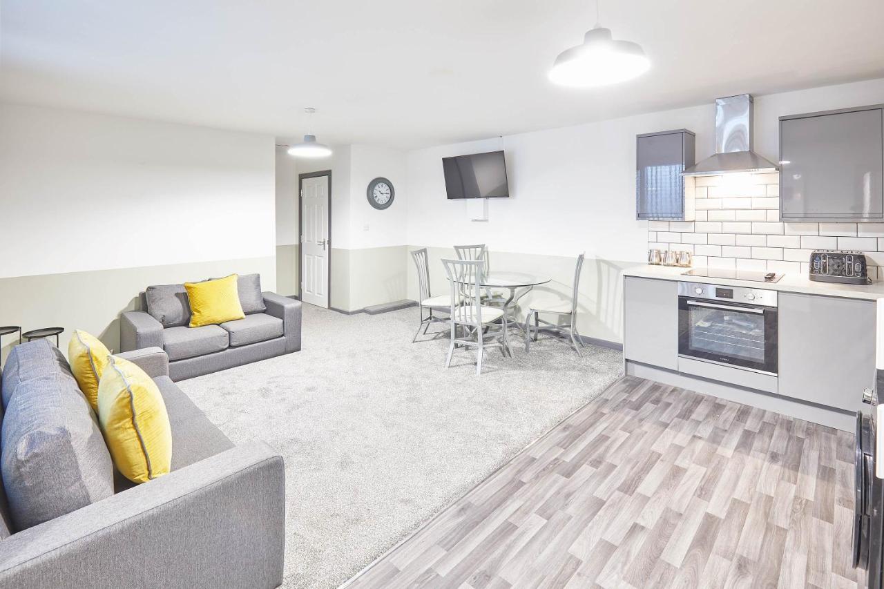 Host & Stay - Clarendon Apartments Редкар Екстериор снимка