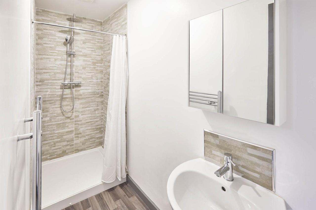 Host & Stay - Clarendon Apartments Редкар Екстериор снимка