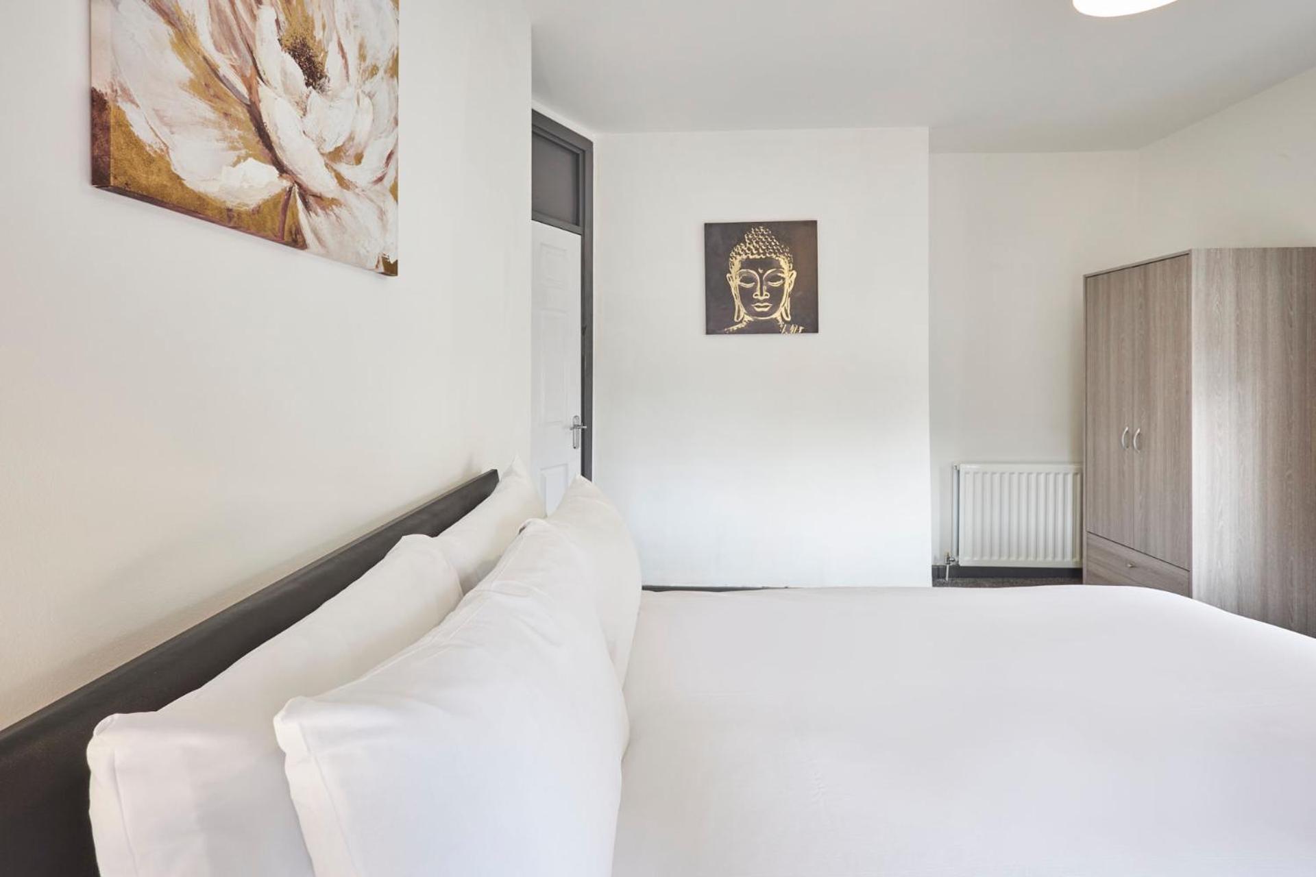 Host & Stay - Clarendon Apartments Редкар Екстериор снимка