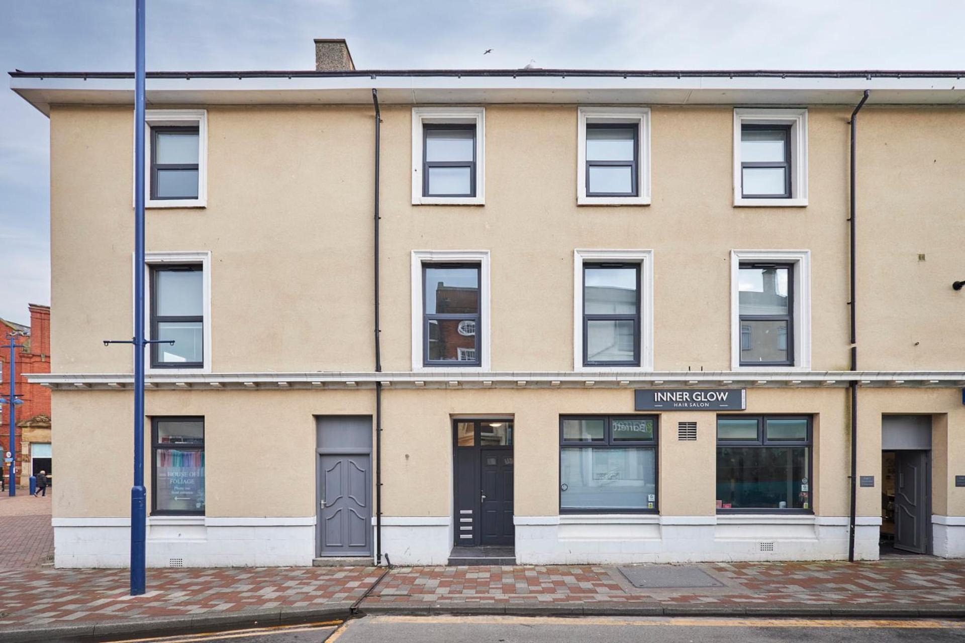 Host & Stay - Clarendon Apartments Редкар Екстериор снимка