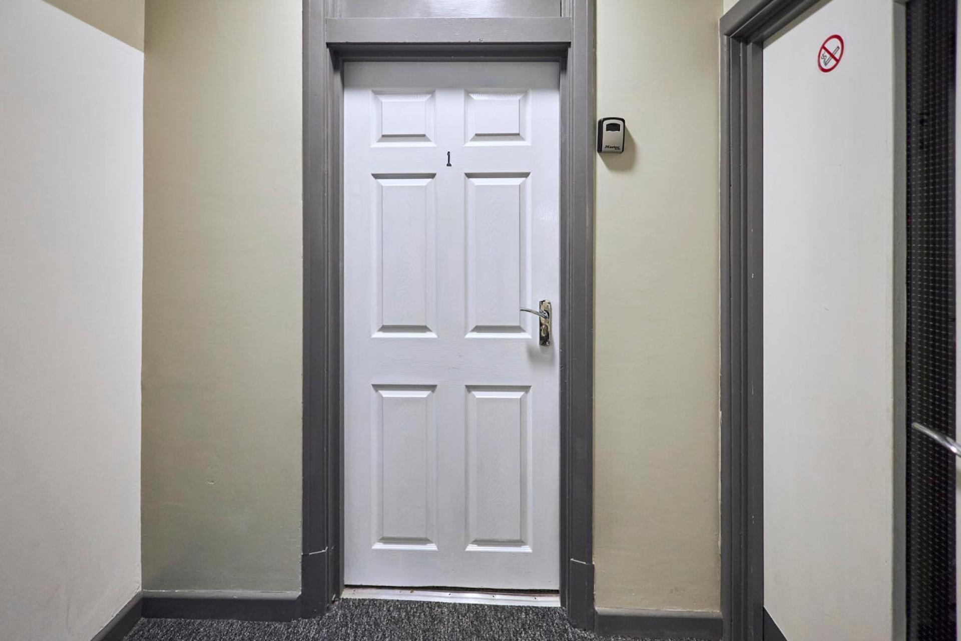 Host & Stay - Clarendon Apartments Редкар Стая снимка